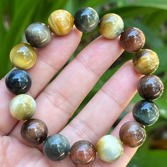 12mm stretchable flashy multicolor‎ ice tiger eye bracelet - Picture 7 of 8